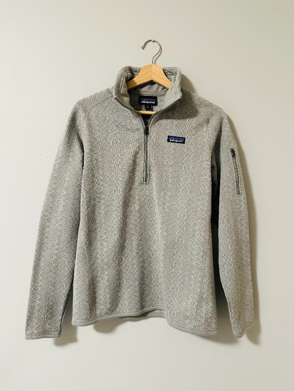 Patagonia Women's Half-Zip Pullover Size M Sleeve Pocket